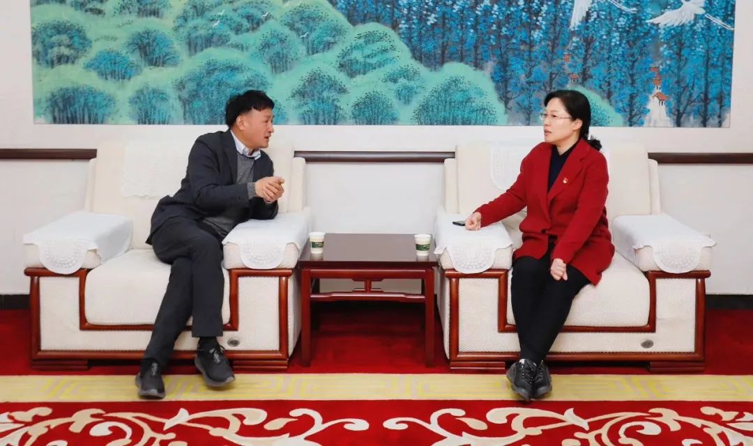 發揮產業優勢 助力鄉村振興 | 民權縣委副書記、縣長王靜嫻會見關曉彥董事長一行 發揮產業優勢 助力鄉村振興 | 民權縣委副書記、縣長王靜嫻會見關曉彥董事長一行