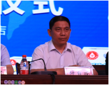 “健康中原,牛奶伴您行——花花牛乳業(yè)集團2018中國小康牛奶行動” 公益助學(xué)啟動儀式隆重舉行 “健康中原,牛奶伴您行——花花牛乳業(yè)集團2018中國小康牛奶行動” 公益助學(xué)啟動儀式隆重舉行