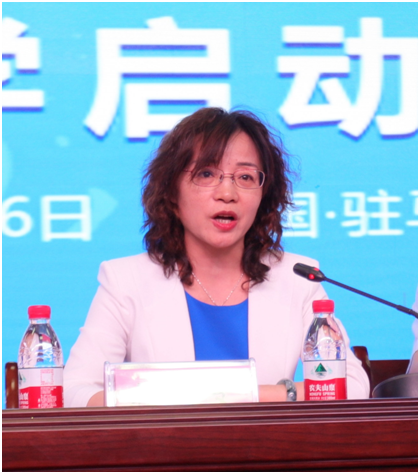 “健康中原,牛奶伴您行——花花牛乳業(yè)集團2018中國小康牛奶行動” 公益助學(xué)啟動儀式隆重舉行 “健康中原,牛奶伴您行——花花牛乳業(yè)集團2018中國小康牛奶行動” 公益助學(xué)啟動儀式隆重舉行