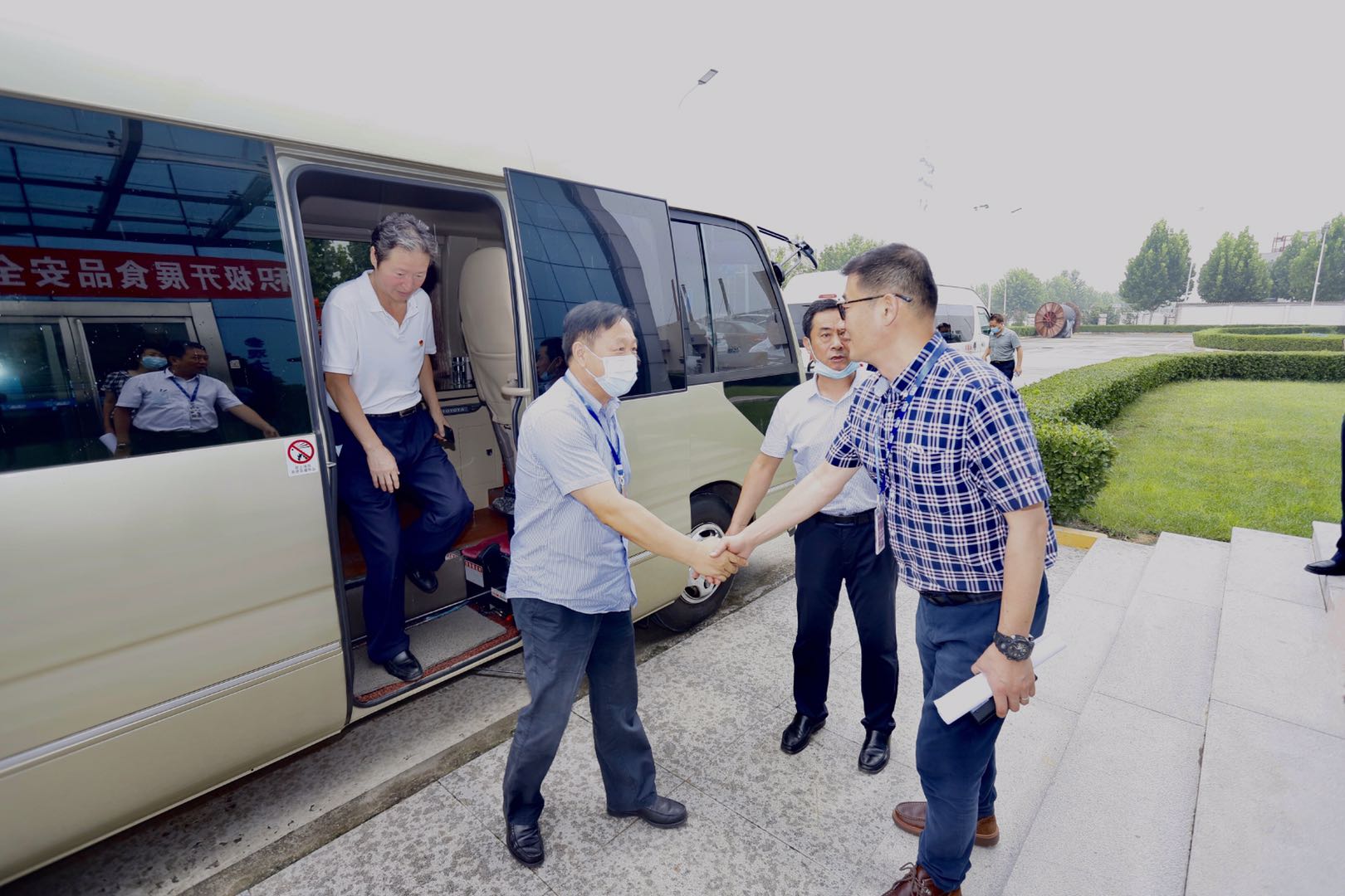 快訊|鄭州市人大代表蒞臨河南花花牛乳業集團參觀調研 快訊|鄭州市人大代表蒞臨河南花花牛乳業集團參觀調研