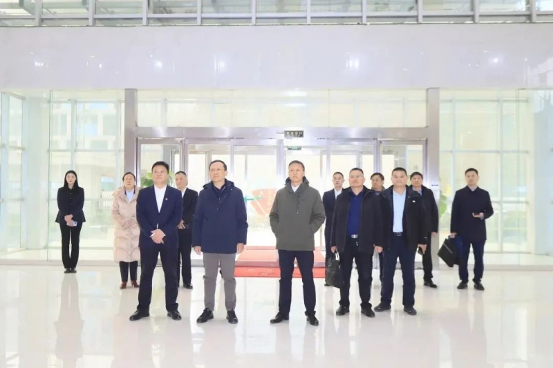 省政府國資委黨委書記、主任李濤一行到花花牛乳業集團調研