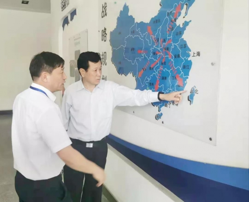 鄭州航空港區(qū)黨工委書記張俊峰蒞臨鄭州花花牛乳制品有限公司調研